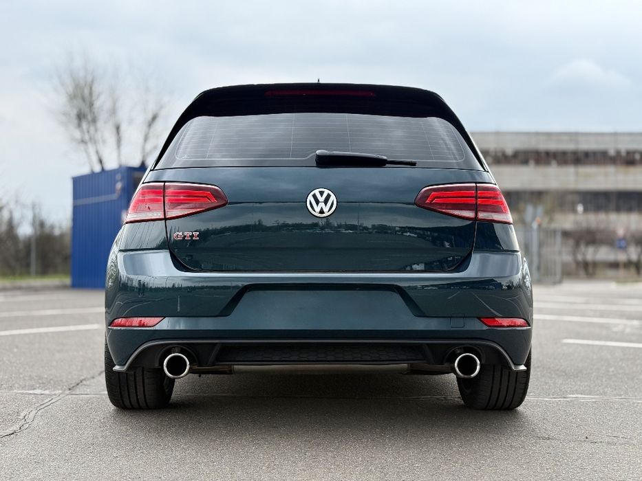 Volkswagen Golf GTI