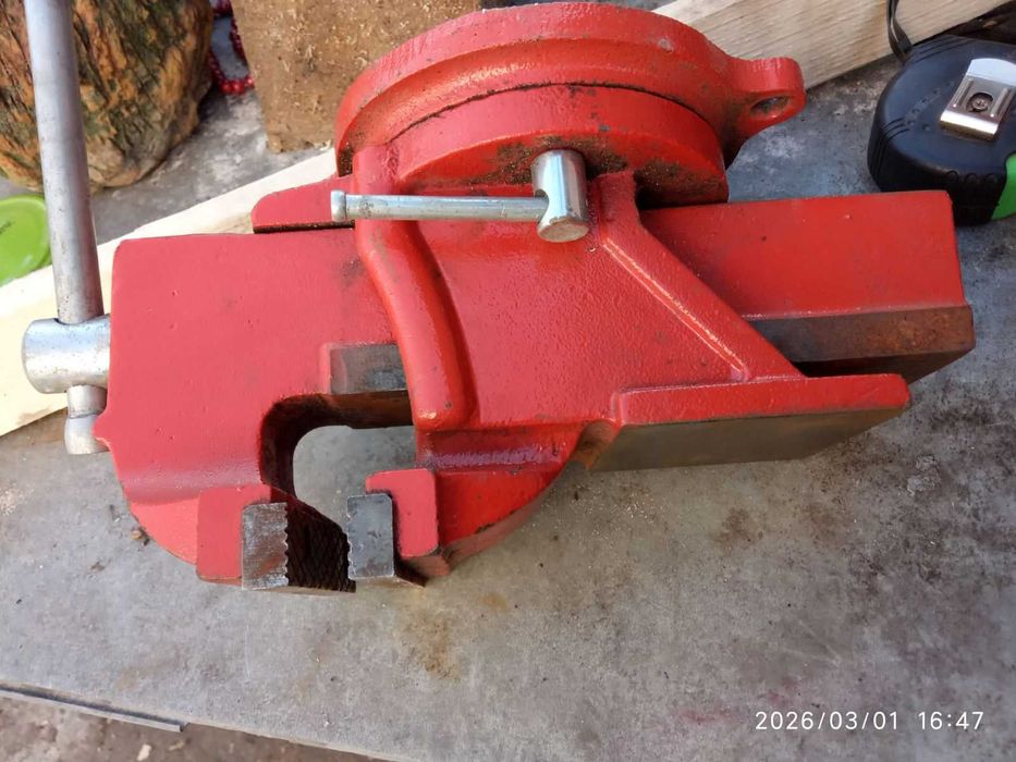 Тиски  лещата   з європи