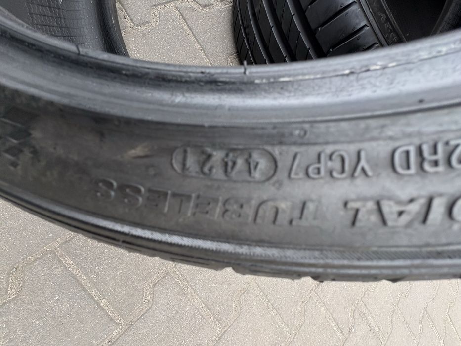 Para opon Kumho Ecsta 245 35 R18