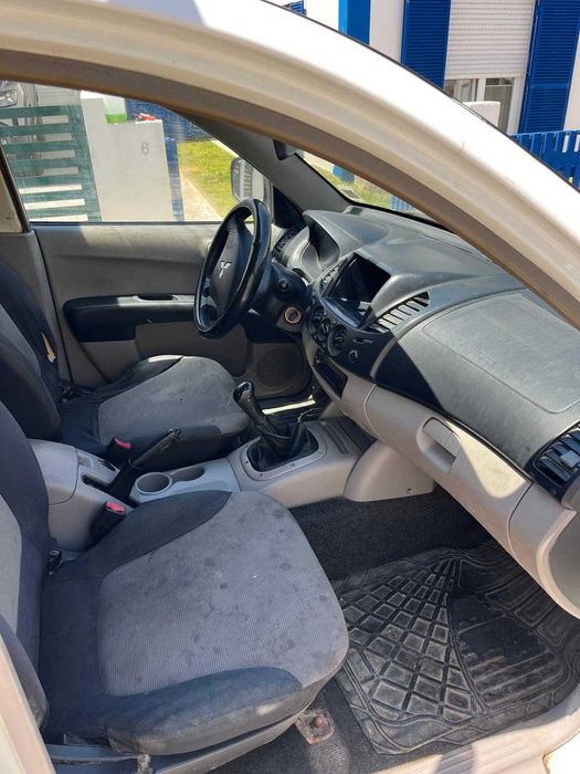 Mitsubishi L200 2.2 Diesel | 2010 | Caixa Isotérmica | 6.500€