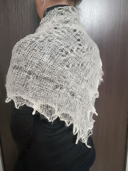 Ажурна пухова хустка «Павутинка» ручної роботи з 100% овечого пуху