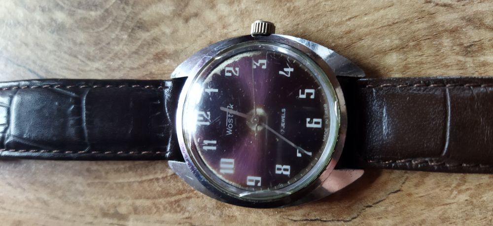 Часы мужские механические Wostok  1976 г 17 камней .