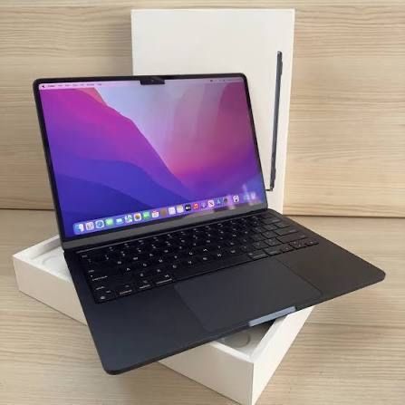 MacBook Air m2 8/256