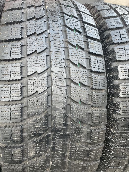 Гума зимова 265/65/17 Toyo Observer JSI-5