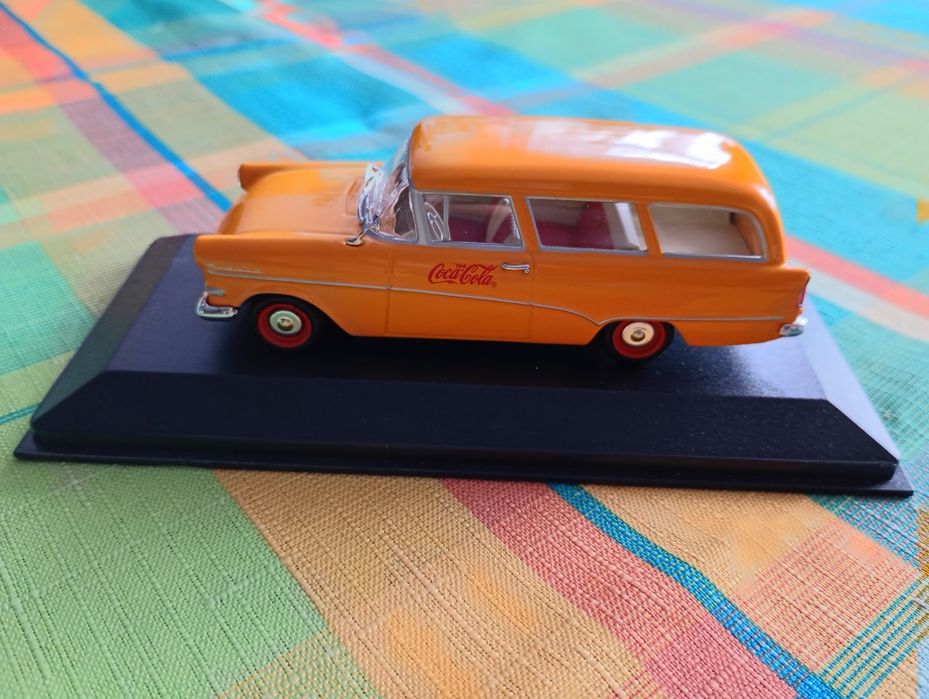 Opel Rekord P1 Caravan wersja Coca Cola w skali 1:43 - limitowany mode