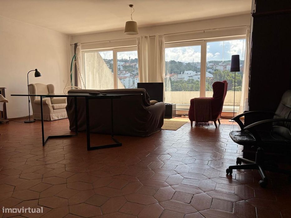 Excelente apartamento T3 duplex, renovado e completamente mobilado