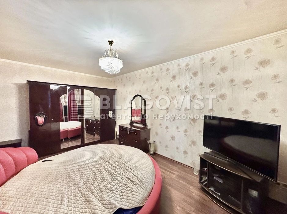Прожаж 3х кімн квартири Анни Ахматової 15 Позняки Дарницький Гривня