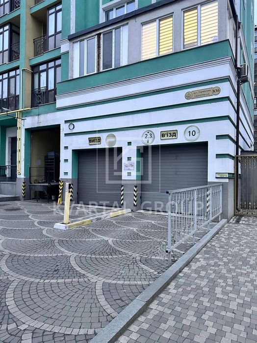 Продаж паркомісця в підземному паркінгу ЖК Версаль