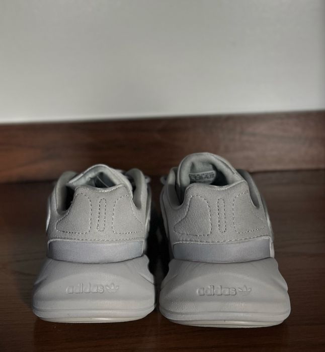 Кросівки жіночі adidas ozelia