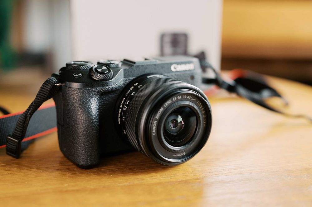 Canon EOS M6 Mark II + EF-M 15-45mm F3.5-6.3 IS STM