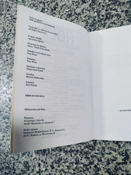 "Czarny opal" Victoria Holt