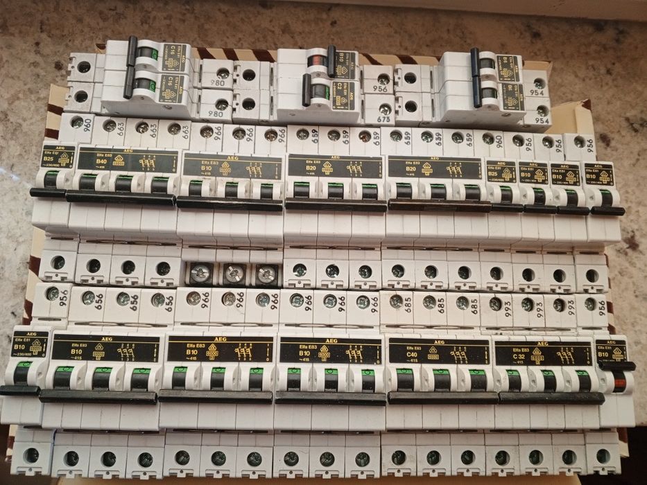 Wyłącznik nadprądowy AEG B10 B20 B40 C40 C16,C2,B10,B6,C32,B25