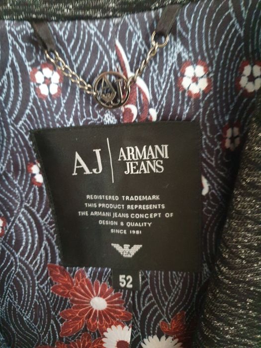 Пиджак Armani 52разм.новый.