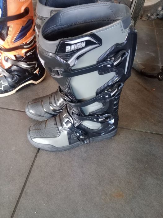 Botas reven número 44