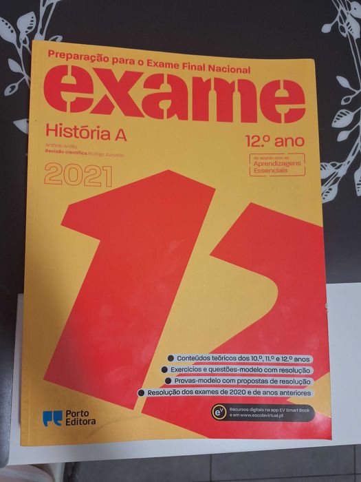 Livro de preparação para o exame final nacional de história A 12° ano