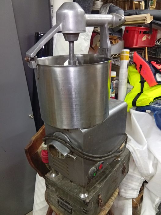 Spomasz wilk mieszadło do kiełbasy napęd