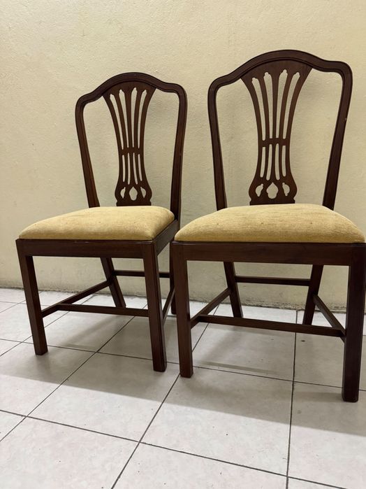 6 Cadeiras de pau santo