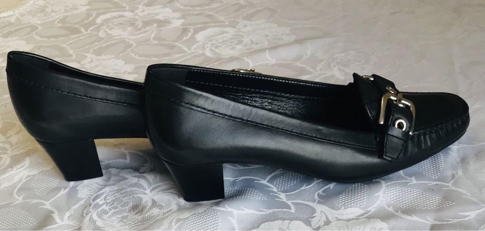 Туфлі шкіряні GEOX нові