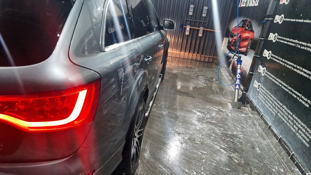 ауди Q7 право рулная