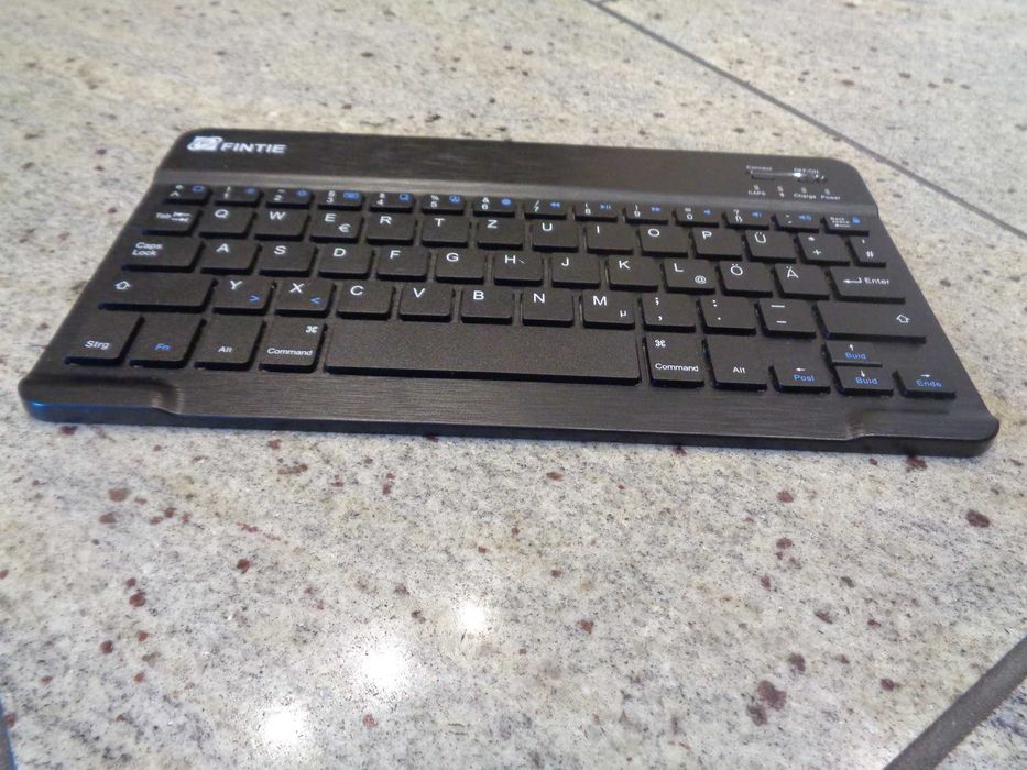 Fintie - ultra cienka klawiatura Bluetooth z niemieckim układem Qwertz