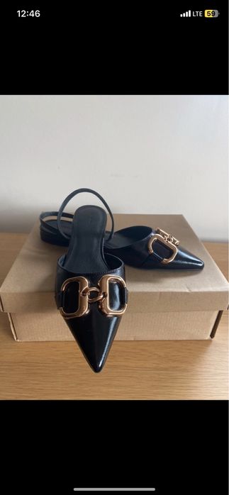 Baleriny z klamrą nowe Reserved