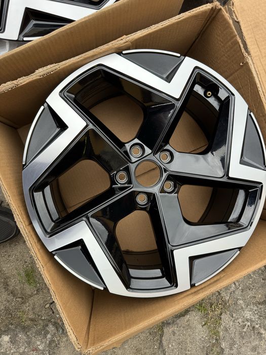 Felga 8,0x18 VW Passat B9 3J0 oryginał