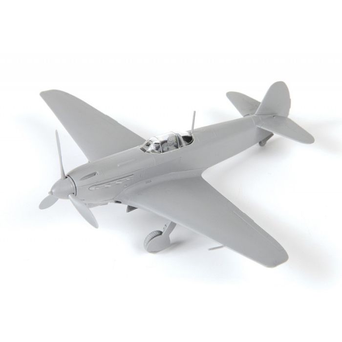 Zvezda 7313 model  1:72 samolot YAK-9 SOVIET FIGHTER