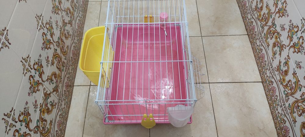 Gaiola c/acessórios para animais de 4 patas etc.