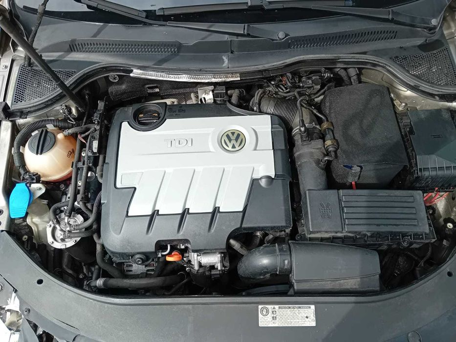 VW Passat CC 2.0 tdi DSG - Nacional ( pequeno sinistro ) - NEGOCIÁVEL