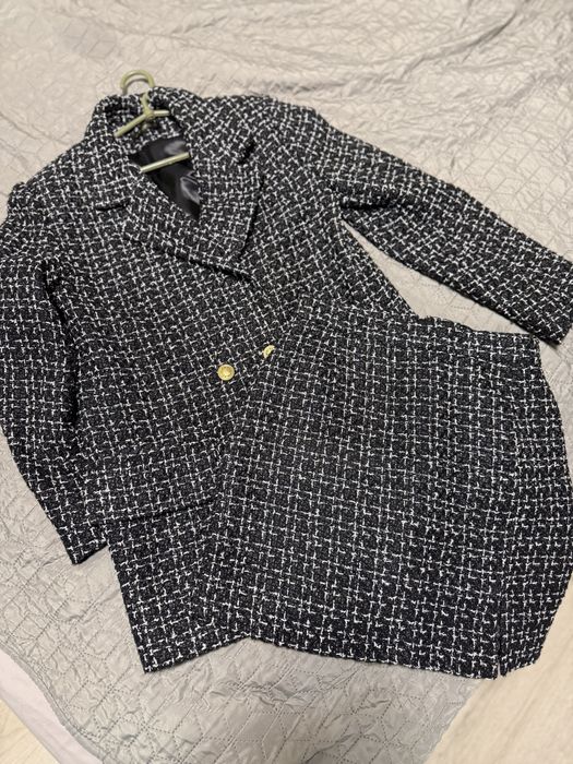 Твідовий костюм