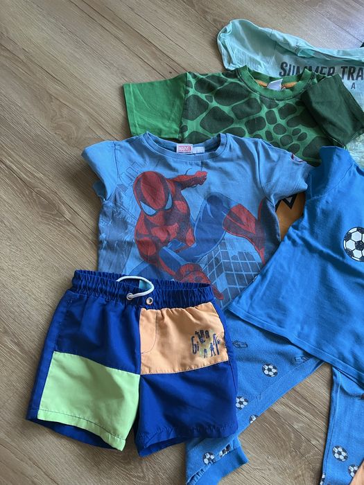 Zestaw ubrań r. 110/116