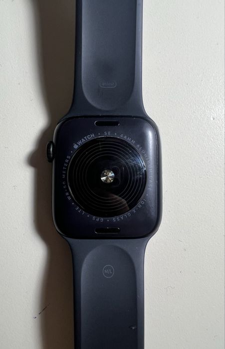 Apple Watch se2 44m