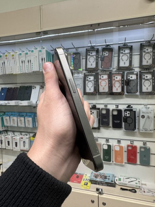 Iphone 15 pro (256гб)