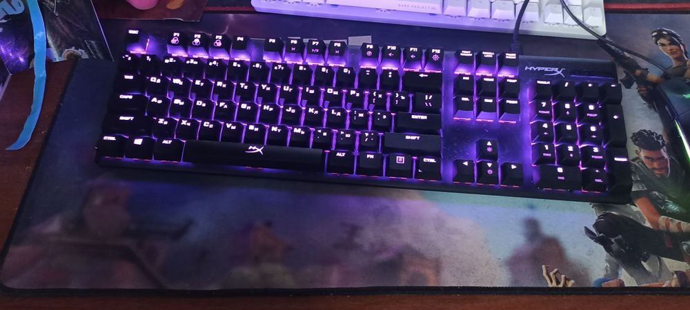 Продам механічну клавіатуру HyperX
