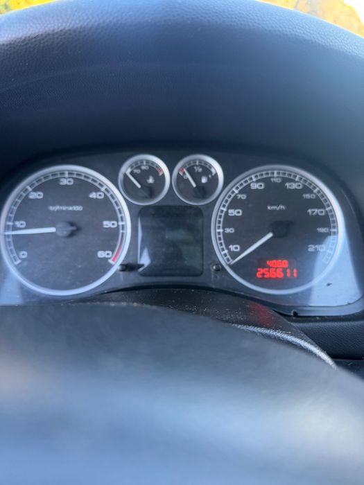 Peugeot 307 SW 1.6 HDi (2004)
