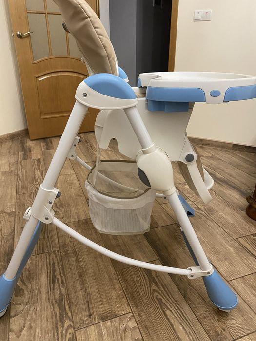 Крісло для годування.