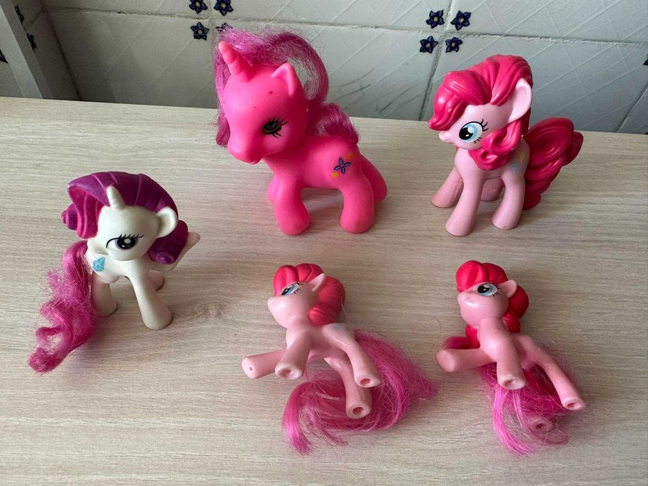 serie banda desenhada my little pony unicornios castelos