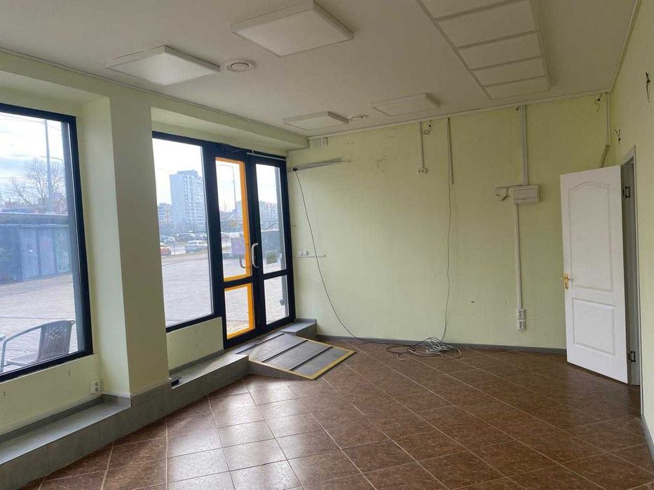 Оренда фасадного приміщення 52 м/2. під аптеку та інше