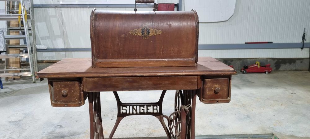 Máquina de costura antiga Singer