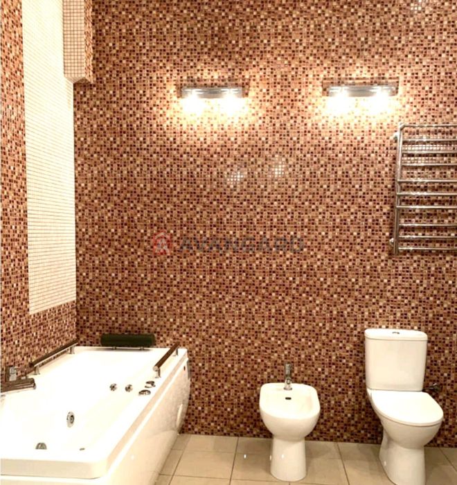 Здається шикарна 5-кімнатна квартира в центрі