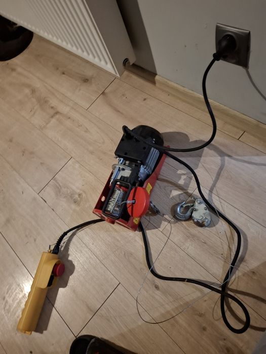 elektryczna wciągarka linowa (takiel) marki Lotus