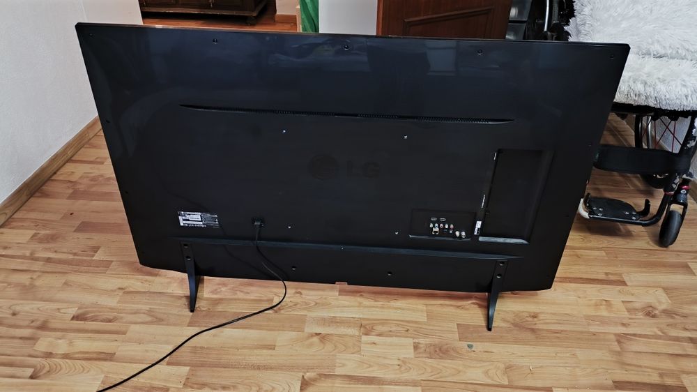 LG 55" Smart TV 4K UHD