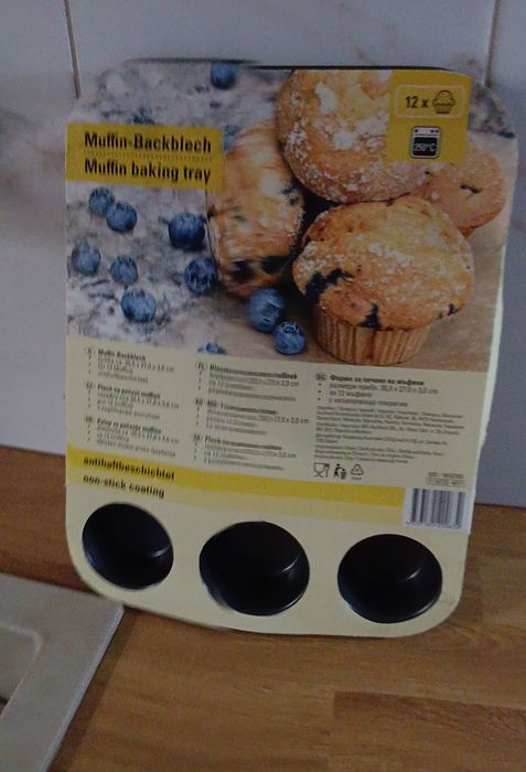 Blacha do pieczenia babeczek, taca na 12 sztuk muffinek