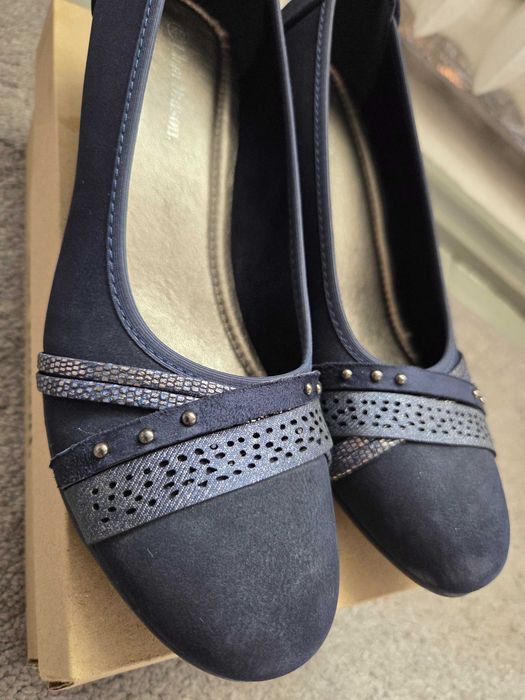 Buty Clara Barson