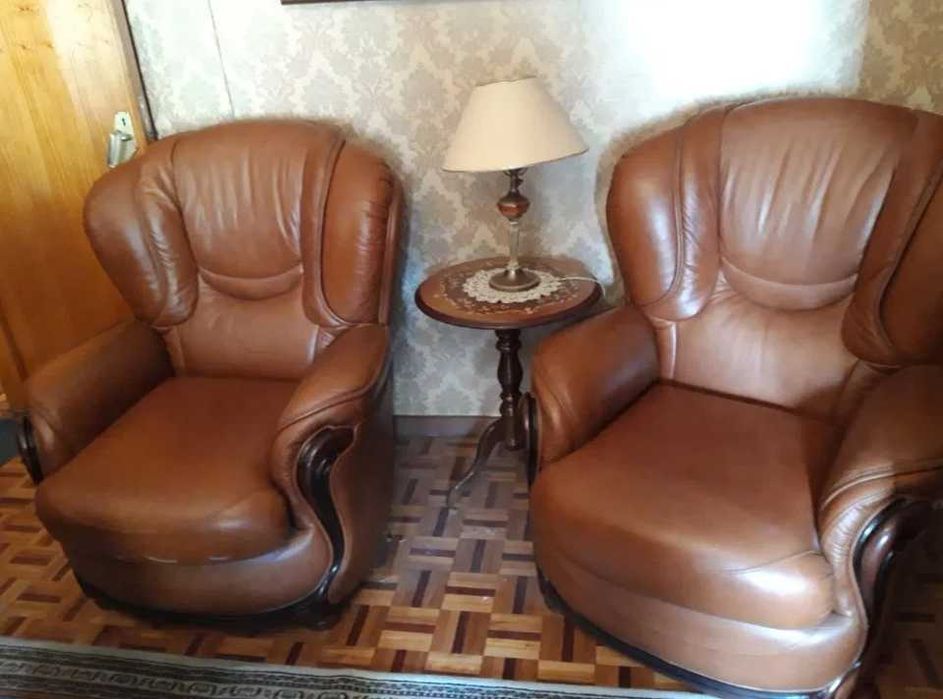 2 Poltronas / Sofá Individual em pele