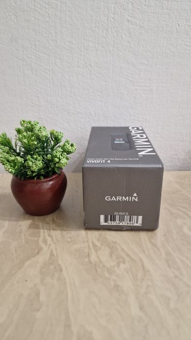 Фітнес-браслет Garmin Vivofit 4 (010-01847-10]