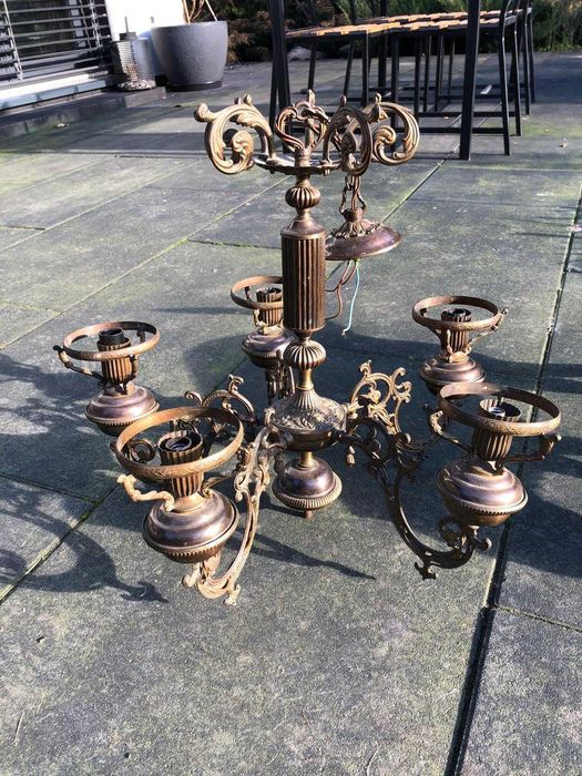 Żyrandol mosiężny używany