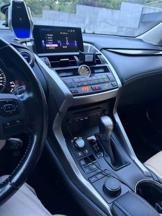 Lexus NX 300h 2015 р. гібрид 2.5, AWD