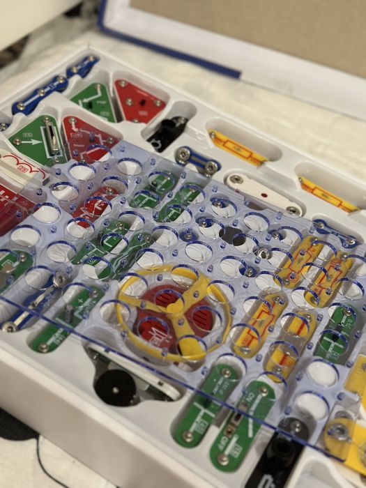 Електронний конструктор Znatok