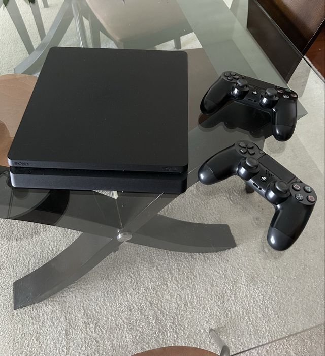 PlayStation 4 slim 500gb